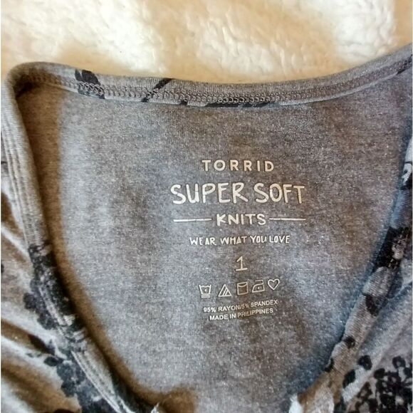 Torrid Super Soft Knit Flower print blouse - Picture 4 of 9